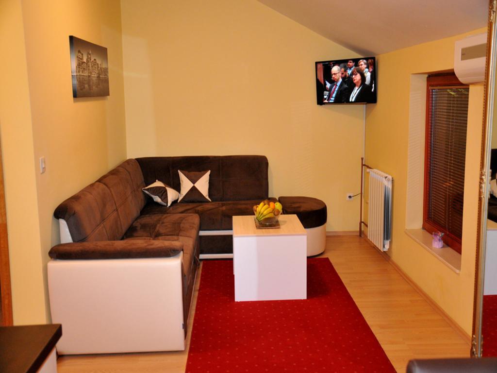 Hotel Arizona Sarajevo Lukavica Oda fotoğraf