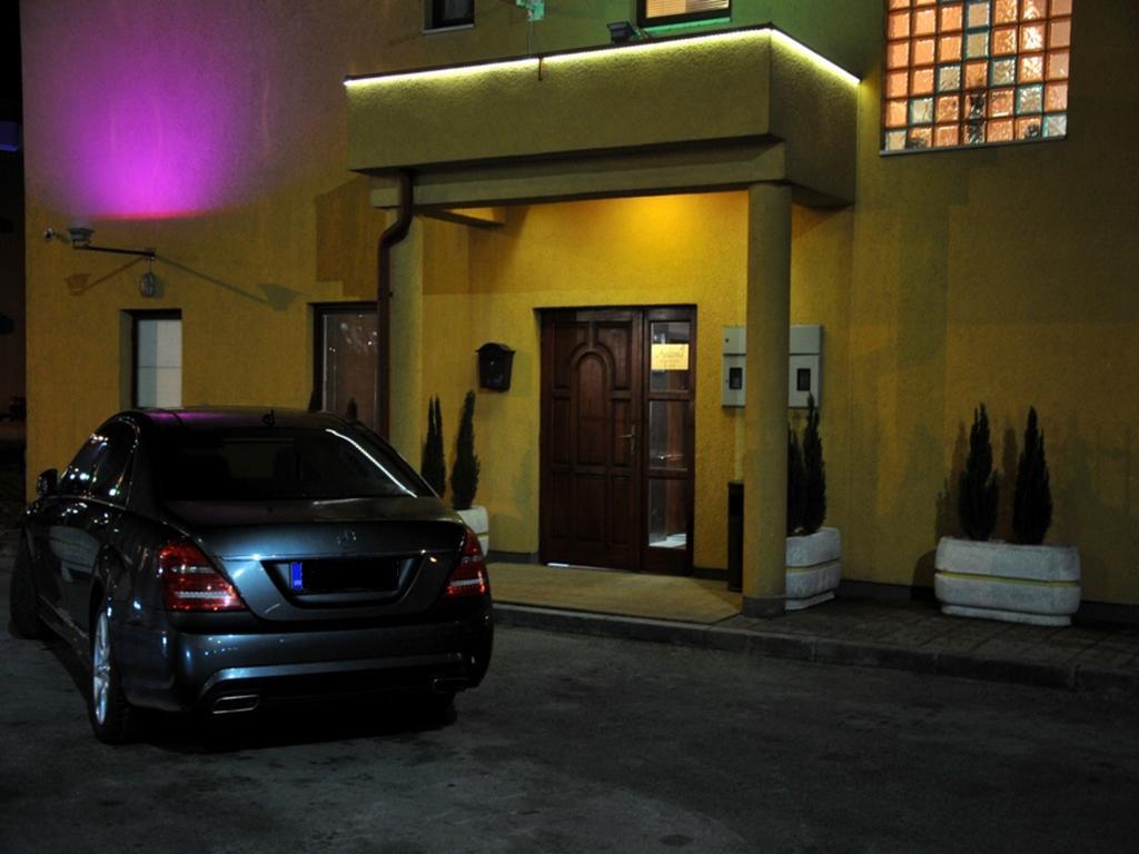Hotel Arizona Sarajevo Lukavica Dış mekan fotoğraf