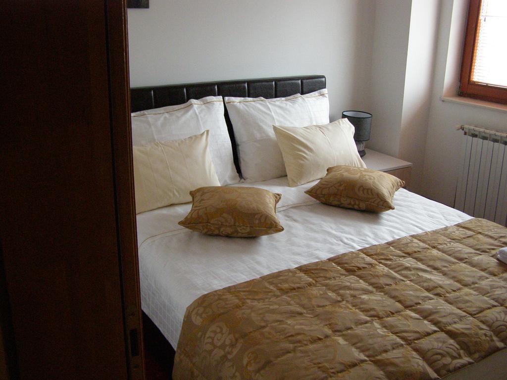 Hotel Arizona Sarajevo Lukavica Dış mekan fotoğraf