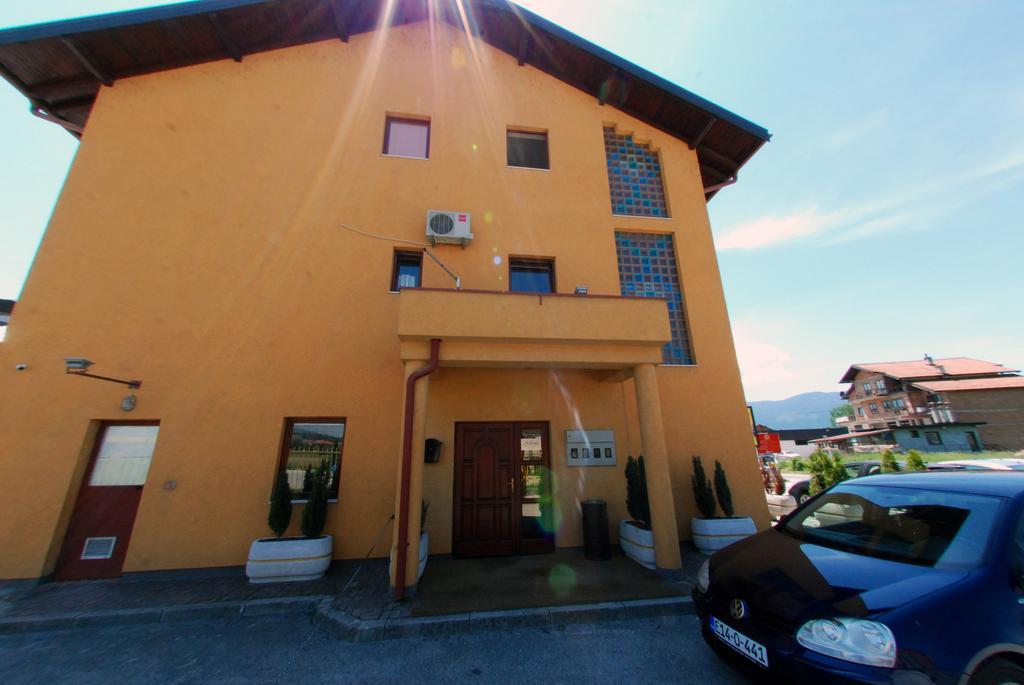 Hotel Arizona Sarajevo Lukavica Dış mekan fotoğraf