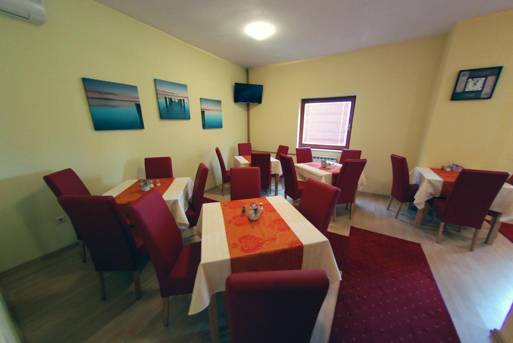 Hotel Arizona Sarajevo Lukavica Dış mekan fotoğraf