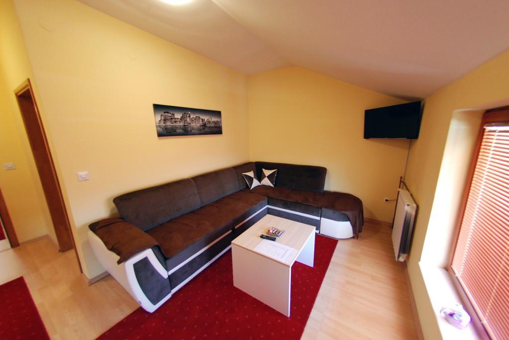Hotel Arizona Sarajevo Lukavica Dış mekan fotoğraf