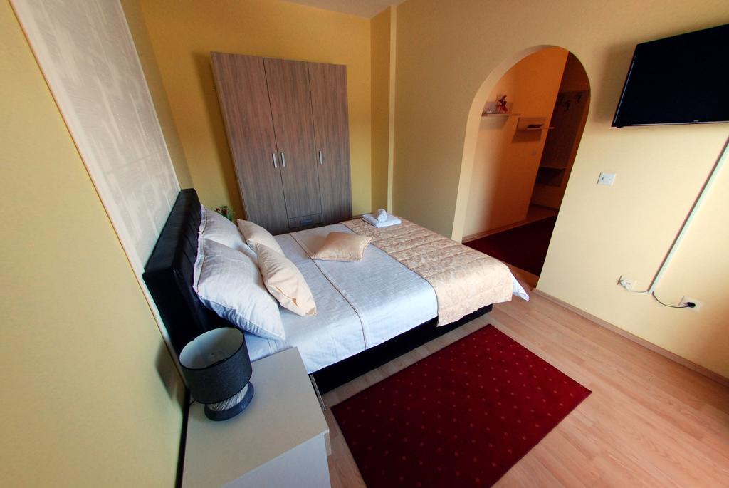 Hotel Arizona Sarajevo Lukavica Dış mekan fotoğraf