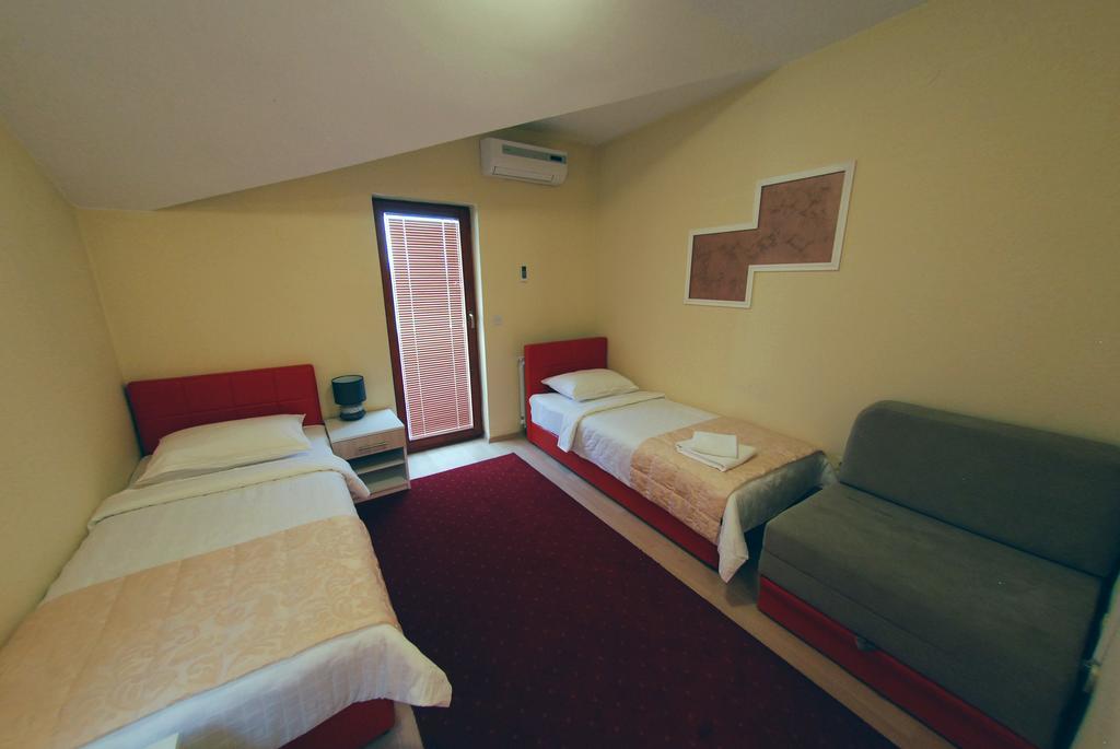 Hotel Arizona Sarajevo Lukavica Dış mekan fotoğraf