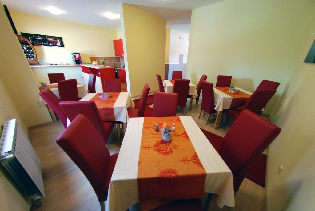 Hotel Arizona Sarajevo Lukavica Dış mekan fotoğraf