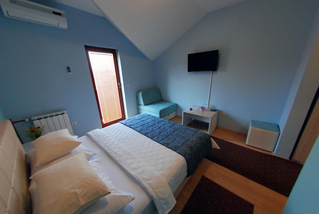 Hotel Arizona Sarajevo Lukavica Dış mekan fotoğraf