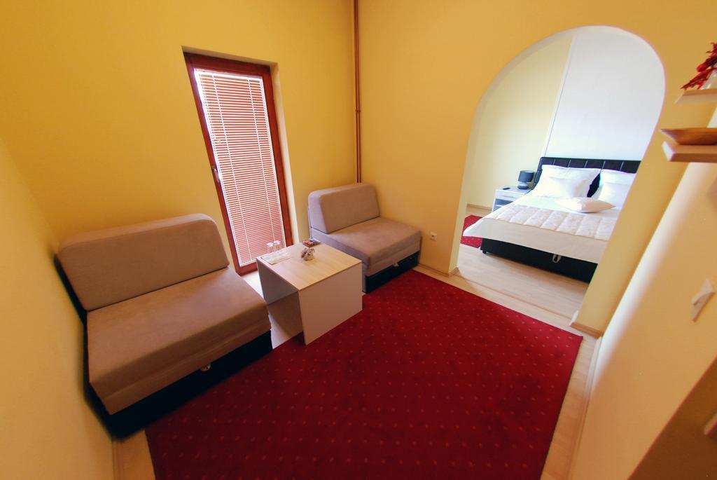 Hotel Arizona Sarajevo Lukavica Dış mekan fotoğraf