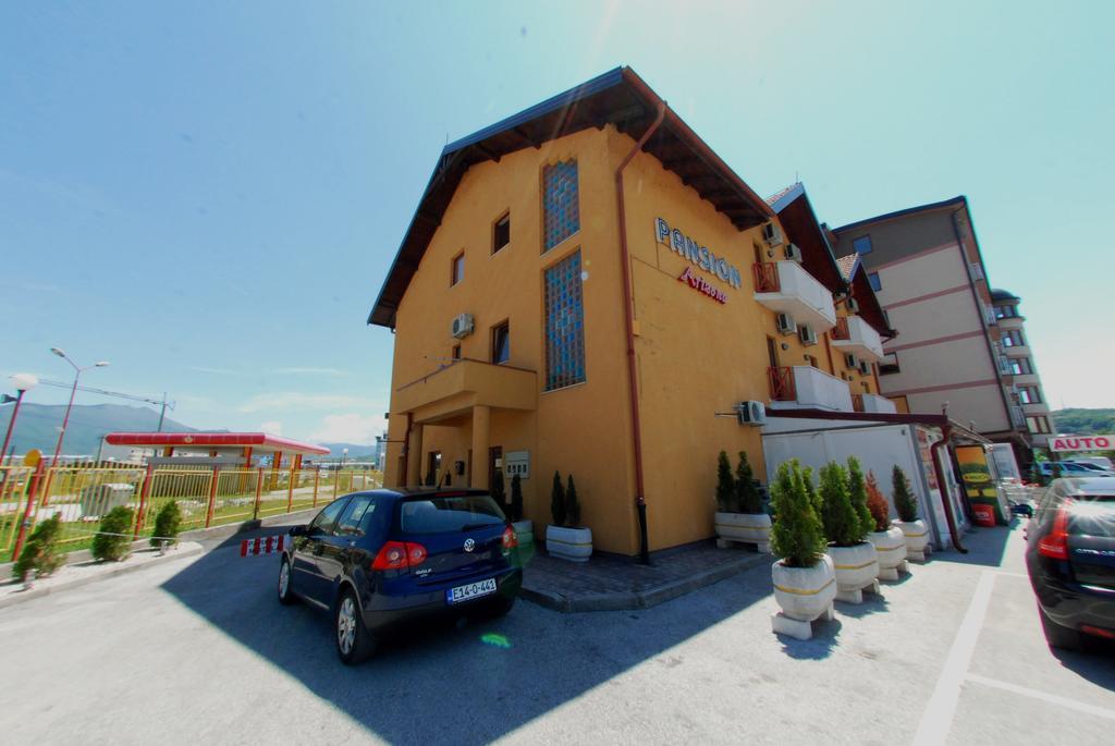 Hotel Arizona Sarajevo Lukavica Dış mekan fotoğraf