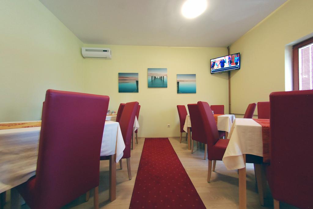 Hotel Arizona Sarajevo Lukavica Dış mekan fotoğraf