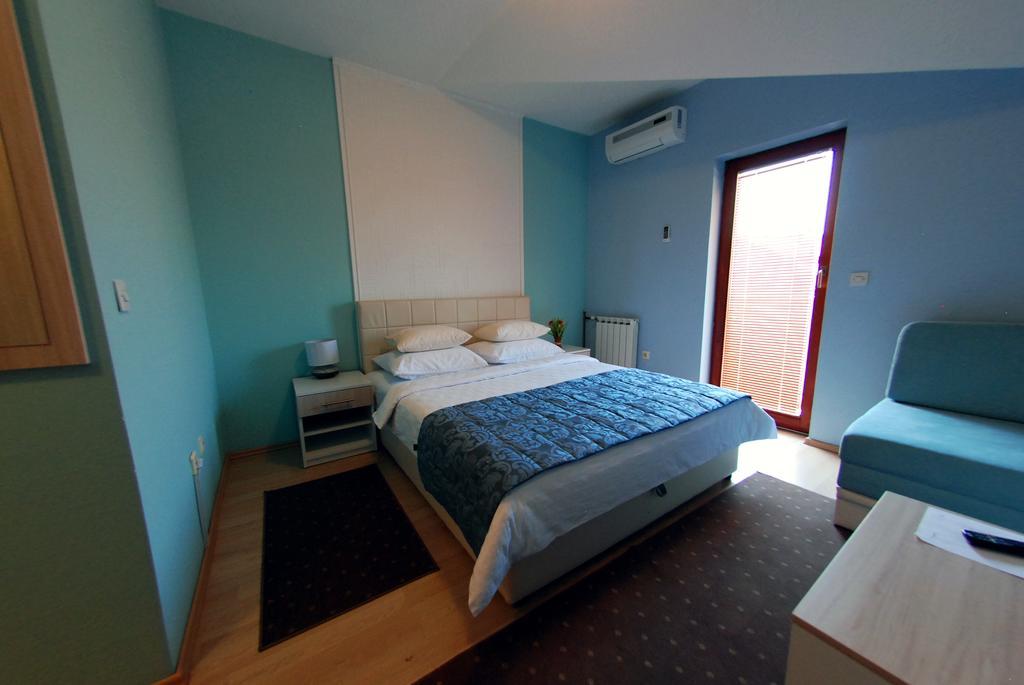 Hotel Arizona Sarajevo Lukavica Dış mekan fotoğraf