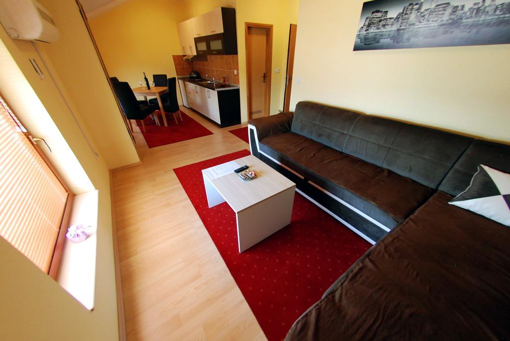Hotel Arizona Sarajevo Lukavica Dış mekan fotoğraf