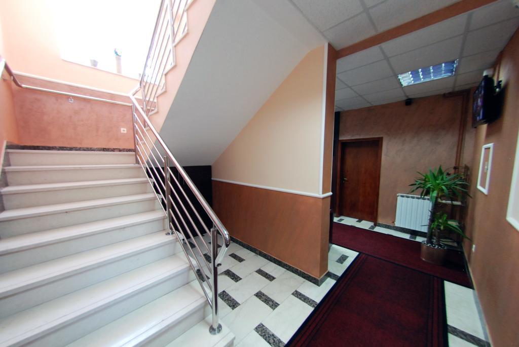 Hotel Arizona Sarajevo Lukavica Dış mekan fotoğraf